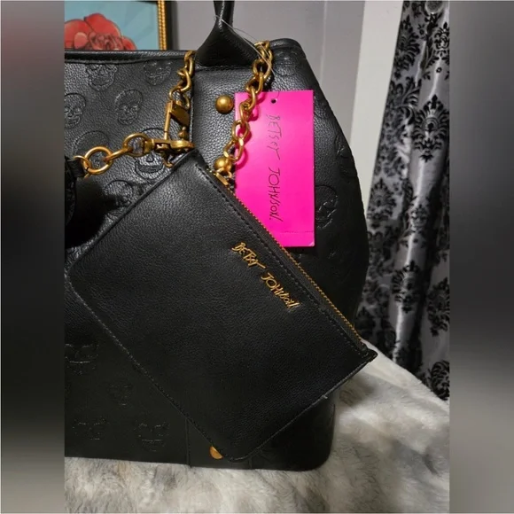 BETSEY JOHNSON Large Skull Embossed Studded XOSTUDDY Tote Bag Black Charm - Picture 8 of 16